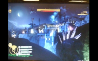 Seit einiger Zeit ist bekannt, dass Bungie an einem neuen Halo-Teil arbeitet. Halo Reach, soll der Titel heißen und wieder spannende Kämpfe im Ring-Universum bieten. Zugegeben, die Screenshots sind etwas verschwommen, dafür aber brandheiß und die ersten ihrer Art. :) Vielen Dank an neogaf.com!