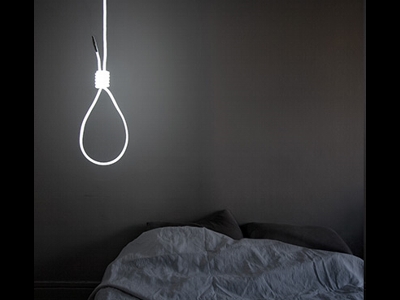 Makabere Stricklampe für verzweifelte „Banker?“