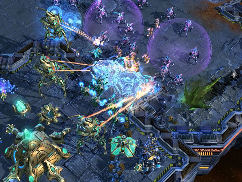 Starcraft 2 – Wings of Liberty: 21 Minuten geballtes Mehrspieler – Gameplay