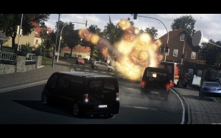Alarm für Cobra 11: Highway Nights wurde entwickelt vom deutschen Hersteller Synetic. Das Rennspiel bietet abwechslungsreiche Missionen im Ruhrpott und verspricht, mit wilden Verfolgungsjagden und explosiven Schießereien keine Langeweile aufkommen zu lassen. Neben einer aufpolierten Grafikengine sind nun auch Tag- und Nachtwechsel Teil des Spielerlebnisses.