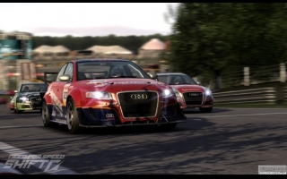 Schaltet in den höchsten Gang! Entwickelt, um echte Rennfahrer-Erfahrung zu vermitteln, die den zeitgenössischen Motorsport wiederspiegelt wurde Need for Speed: Shift von Rennfahrern für Rennfahrern gemacht. Need for Speed: Shift liefert eine authentische und intensive Fahrerfahrung, entwickelt von den Slightly Mad Studios in Zusammenarbeit mit dem ausführenden Produzenten Michael Mann von Black Box und dem Senior Vizepräsidenten Patrick Soderlund von EA Games Europa. Bei den Slightly Mad Studios arbeiten Entwickler und Designer, die auch schon bei GT Legends und GTR 2 mit von der Partie waren. Need for Speed spiegelt das echte Gefühl von Rennen in High-End, leistungsstarken Wagen wie niemals zuvor wieder. Spieler werden direkt in das Herz der Action gesogen, mit unglaublichen und aufregenden Features wie eine erstaunlich realistische First-Person Cockpit Kamera und einer völlig neuen Crash Mechanik, so dass ein unvergleichliches Erlebnis an Geschwindigkeit und Durchleben beim Fahren eines Wagens am Rande des machbaren vermittelt wird. Soderlund ist natürlich auch Mitglied eines Rennteams, dass kürzlich in der 4. Auflage der Toyo Tires 24H Dubai 2009 mitgefahren ist, dem ersten großen Rennevent diesen Jahres. Sein Team belegte Platz 5 in dem wirklich herausfordernden Rennen. Soderlund und das Shift Entwickler Team haben es sich zur Aufgabe gemacht, Spielern auf der ganzen Welt diese Rennerfahrungen zu vermitteln. Need for Speed: Shift wird für die Playstation 3, Xbox 360, PSP und den PC im Herbst 2009 veröffentlicht.