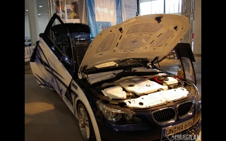 Auch Autos und Car-Tuning sind ein großes Thema auf der Internationalen Funkausstellung in Berlin. In dieser Galerie findet ihr alles, was des deutschen liebstes Kind betrifft - von der JBL-Endstufe bis zum Navigationsgerät.
