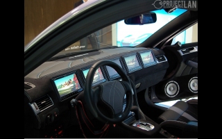 Auch Autos und Car-Tuning sind ein großes Thema auf der Internationalen Funkausstellung in Berlin. In dieser Galerie findet ihr alles, was des deutschen liebstes Kind betrifft - von der JBL-Endstufe bis zum Navigationsgerät.