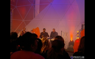 Mit einer glanzvollen Gala wurde am 30. August 2007 im Berliner Palais am Funkturm die IFA 2007 eröffnet. In exklusivem Ambiente feierten rund 600 geladene Gäste aus Politik, Wirtschaft und Entertainment.