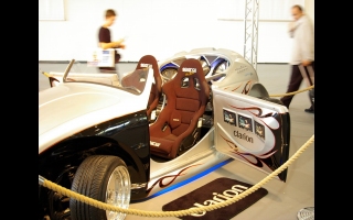 Auch Autos und Car-Tuning sind ein großes Thema auf der Internationalen Funkausstellung in Berlin. In dieser Galerie findet ihr alles, was des deutschen liebstes Kind betrifft - von der JBL-Endstufe bis zum Navigationsgerät.