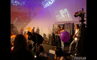 Mit einer glanzvollen Gala wurde am 30. August 2007 im Berliner Palais am Funkturm die IFA 2007 eröffnet. In exklusivem Ambiente feierten rund 600 geladene Gäste aus Politik, Wirtschaft und Entertainment.