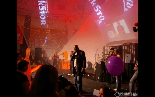 Mit einer glanzvollen Gala wurde am 30. August 2007 im Berliner Palais am Funkturm die IFA 2007 eröffnet. In exklusivem Ambiente feierten rund 600 geladene Gäste aus Politik, Wirtschaft und Entertainment.