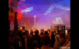 Mit einer glanzvollen Gala wurde am 30. August 2007 im Berliner Palais am Funkturm die IFA 2007 eröffnet. In exklusivem Ambiente feierten rund 600 geladene Gäste aus Politik, Wirtschaft und Entertainment.