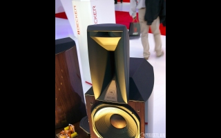 Hier findet ihr Bilder zu den ausgestellten Audio-Produkten der Internationalen Funkausstellung in Berlin. Darunter sind namhafte Hersteller wie Creative Labs, Harman-Kardon, JBL, Terratec und Logitech.