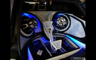 Auch Autos und Car-Tuning sind ein großes Thema auf der Internationalen Funkausstellung in Berlin. In dieser Galerie findet ihr alles, was des deutschen liebstes Kind betrifft - von der JBL-Endstufe bis zum Navigationsgerät.