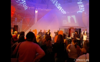 Mit einer glanzvollen Gala wurde am 30. August 2007 im Berliner Palais am Funkturm die IFA 2007 eröffnet. In exklusivem Ambiente feierten rund 600 geladene Gäste aus Politik, Wirtschaft und Entertainment.