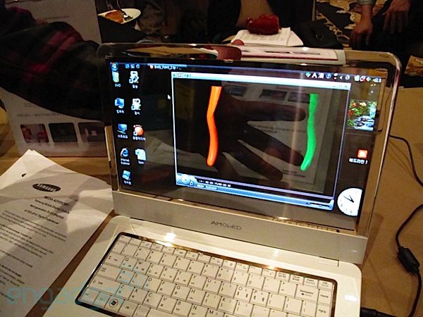 Leicht durchschaubar - Samsung-Laptop mit transparentem OLED-Display