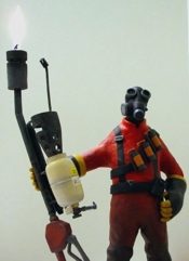 Team Fortress – Pyro dient als Kerzenständer