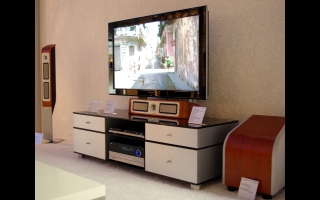 Hier findet ihr Bilder zu den ausgestellten Audio-Produkten der Internationalen Funkausstellung in Berlin. Darunter sind namhafte Hersteller wie Creative Labs, Harman-Kardon, JBL, Terratec und Logitech.