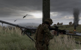 ARMA 2 bietet eine weitverzweigte Kampagne, die du als Spieler vorantreibst und durch deine Entscheidungen beeinflusst. Gewinne das Vertrauen einer bevorzugten Kriegspartei - oder spiele diese gegen eine andere aus. Deine Wahl wird die Zukunft des Landes verändern. Du kannst darüber entscheiden, welche Fraktion an die Macht kommt oder ob überhaupt keine siegreich sein wird. Wirst du einen stabilen Frieden etablieren können? Oder einen noch schlimmeren Krieg auslösen?