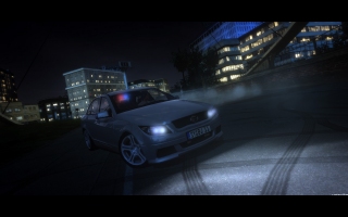Alarm für Cobra 11: Highway Nights wurde entwickelt vom deutschen Hersteller Synetic. Das Rennspiel bietet abwechslungsreiche Missionen im Ruhrpott und verspricht, mit wilden Verfolgungsjagden und explosiven Schießereien keine Langeweile aufkommen zu lassen. Neben einer aufpolierten Grafikengine sind nun auch Tag- und Nachtwechsel Teil des Spielerlebnisses.