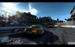 Schaltet in den höchsten Gang! Entwickelt, um echte Rennfahrer-Erfahrung zu vermitteln, die den zeitgenössischen Motorsport wiederspiegelt wurde Need for Speed: Shift von Rennfahrern für Rennfahrern gemacht. Need for Speed: Shift liefert eine authentische und intensive Fahrerfahrung, entwickelt von den Slightly Mad Studios in Zusammenarbeit mit dem ausführenden Produzenten Michael Mann von Black Box und dem Senior Vizepräsidenten Patrick Soderlund von EA Games Europa. Bei den Slightly Mad Studios arbeiten Entwickler und Designer, die auch schon bei GT Legends und GTR 2 mit von der Partie waren. Need for Speed spiegelt das echte Gefühl von Rennen in High-End, leistungsstarken Wagen wie niemals zuvor wieder. Spieler werden direkt in das Herz der Action gesogen, mit unglaublichen und aufregenden Features wie eine erstaunlich realistische First-Person Cockpit Kamera und einer völlig neuen Crash Mechanik, so dass ein unvergleichliches Erlebnis an Geschwindigkeit und Durchleben beim Fahren eines Wagens am Rande des machbaren vermittelt wird. Soderlund ist natürlich auch Mitglied eines Rennteams, dass kürzlich in der 4. Auflage der Toyo Tires 24H Dubai 2009 mitgefahren ist, dem ersten großen Rennevent diesen Jahres. Sein Team belegte Platz 5 in dem wirklich herausfordernden Rennen. Soderlund und das Shift Entwickler Team haben es sich zur Aufgabe gemacht, Spielern auf der ganzen Welt diese Rennerfahrungen zu vermitteln. Need for Speed: Shift wird für die Playstation 3, Xbox 360, PSP und den PC im Herbst 2009 veröffentlicht.