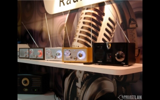 Hier findet ihr Bilder zu den ausgestellten Audio-Produkten der Internationalen Funkausstellung in Berlin. Darunter sind namhafte Hersteller wie Creative Labs, Harman-Kardon, JBL, Terratec und Logitech.